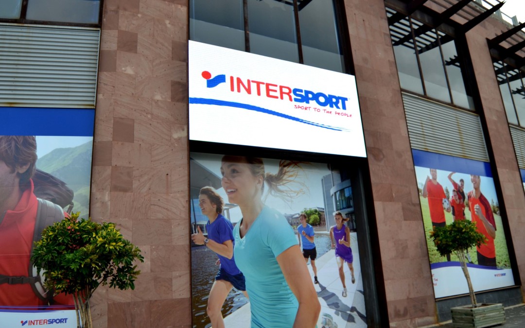 Pantalla LED P10 en Intersport El Trompo